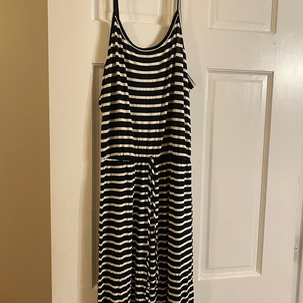 NWT sunrise jumpsuit Agnes and Dora blank and white